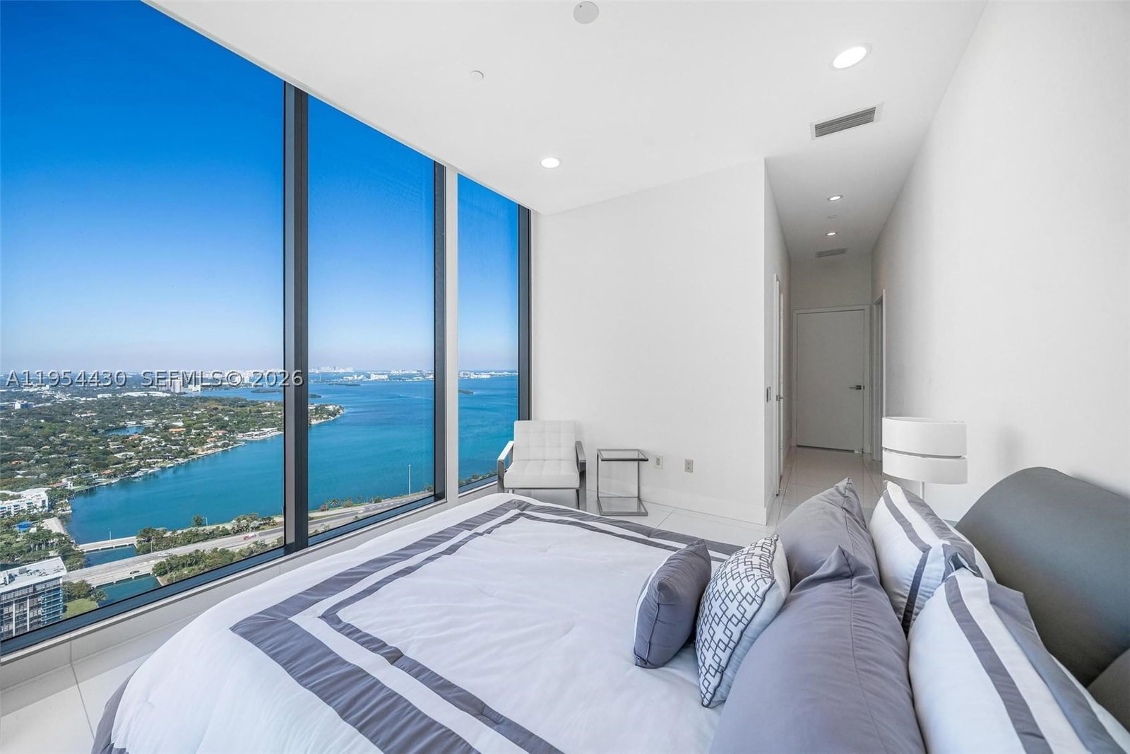 Real estate property located at 3131 7th Ave UPH5303, Miami-dade, One Paraiso Condo, Miami, FL
