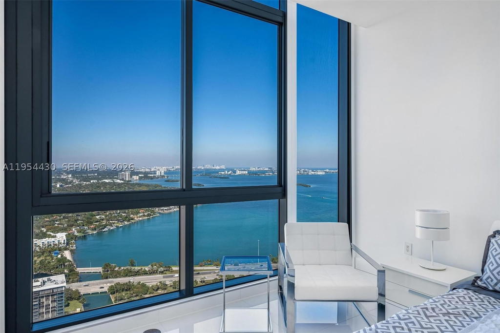 Real estate property located at 3131 7th Ave UPH5303, Miami-dade, One Paraiso Condo, Miami, FL