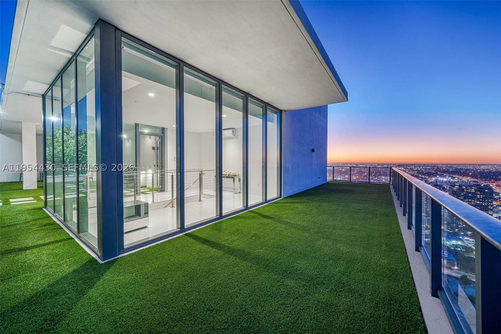 Real estate property located at 3131 7th Ave UPH5303, Miami-dade, One Paraiso Condo, Miami, FL