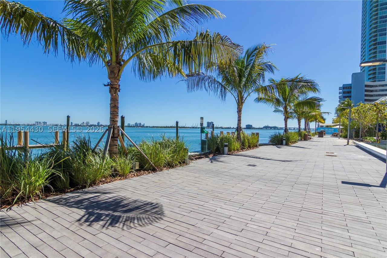 Real estate property located at 3131 7th Ave UPH5303, Miami-dade, One Paraiso Condo, Miami, FL