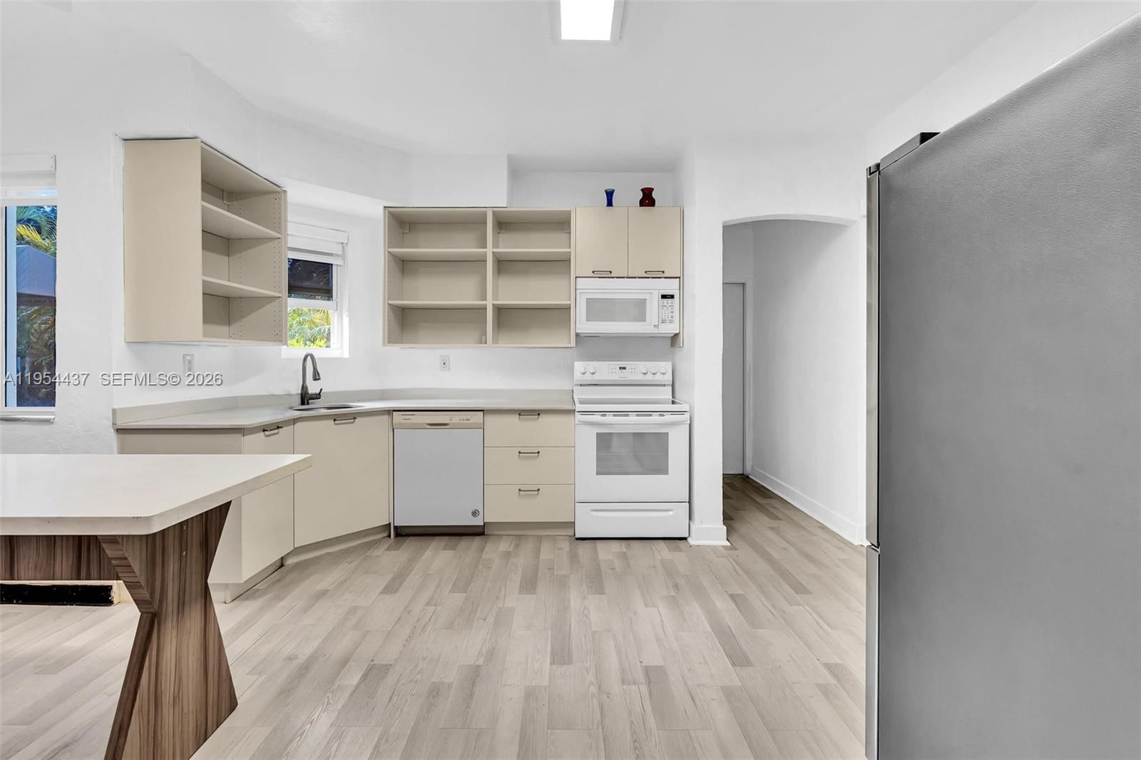 Real estate property located at 1524 Biarritz Dr, Miami-dade, Isle Of Normandy Trouvill, Miami Beach, FL
