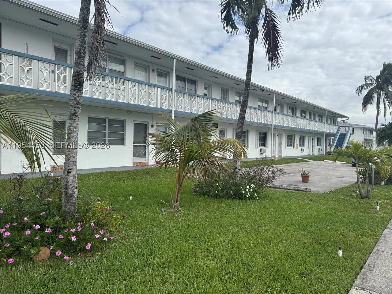 Real estate property located at 55 204th St #1, Miami-dade, Ro-mont Gardens Andover B, Miami Gardens, FL