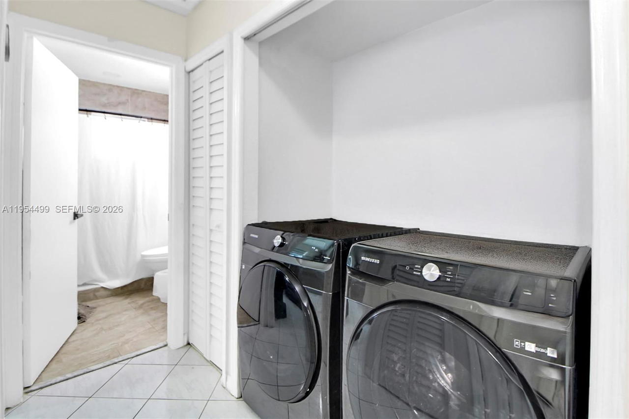 Real estate property located at 15113 91st Ct, Miami-dade, Alameda Northwest, Miami Lakes, FL