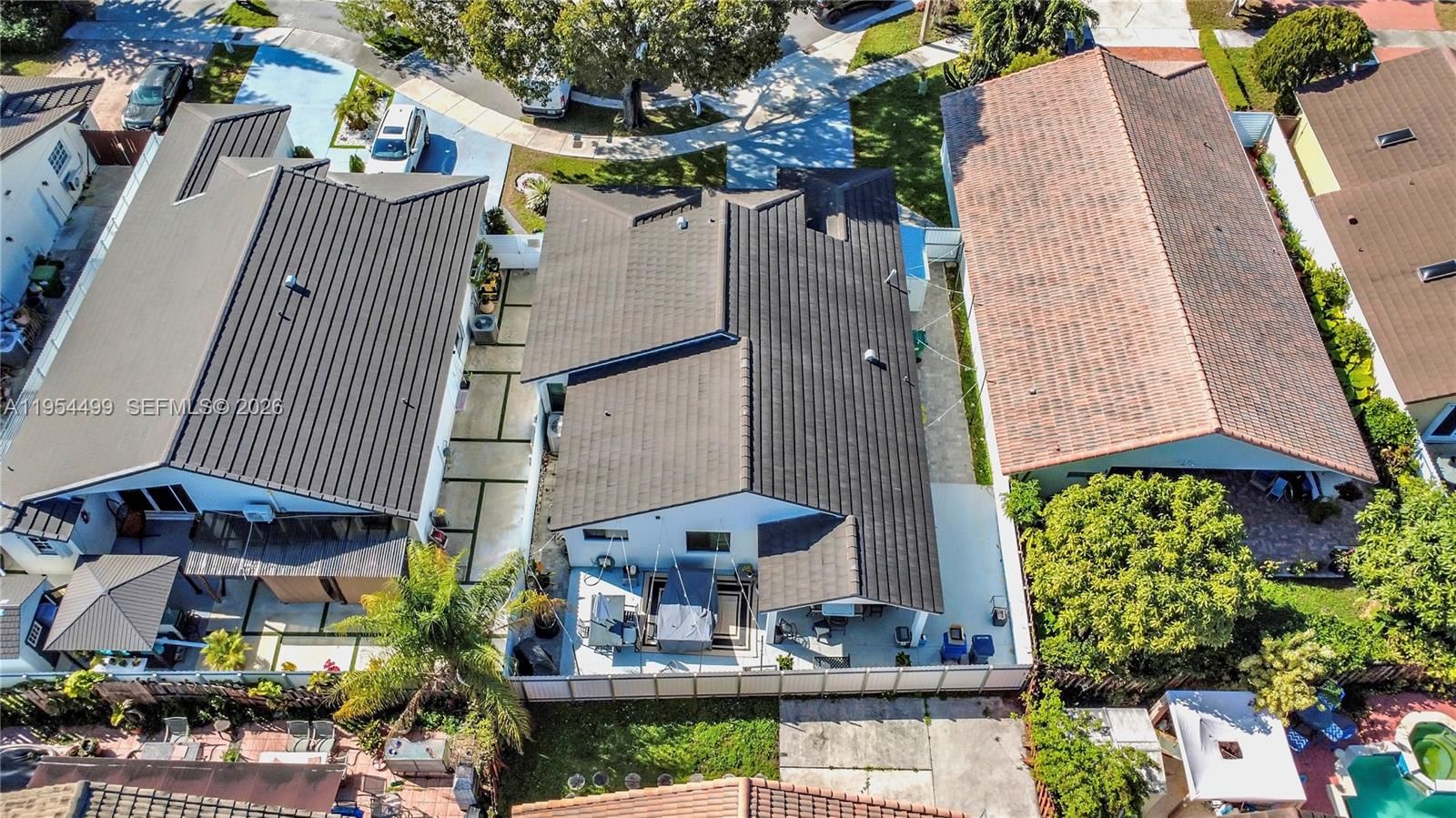 Real estate property located at 15113 91st Ct, Miami-dade, Alameda Northwest, Miami Lakes, FL