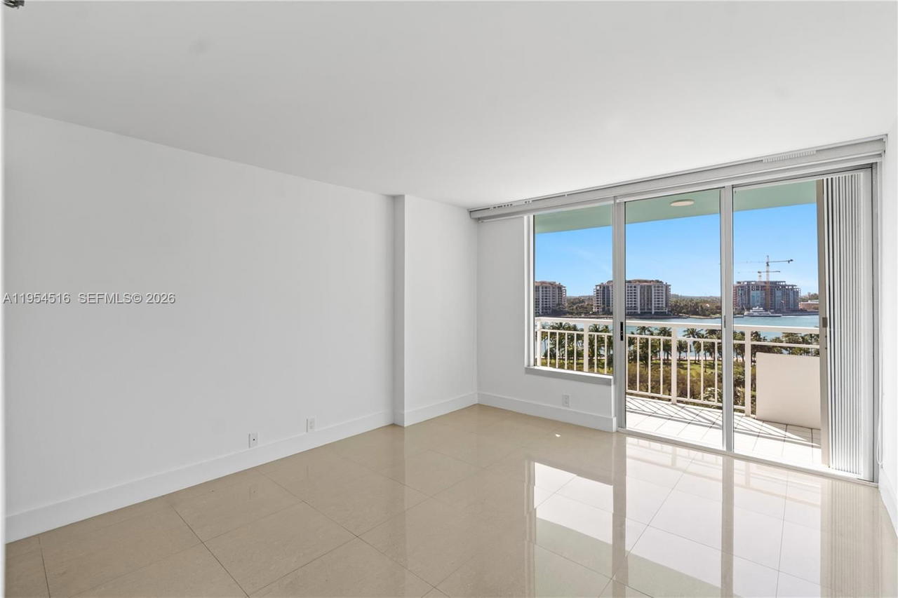Real estate property located at 400 Pointe Dr #807, Miami-dade, South Pointe Towers Condo, Miami Beach, FL
