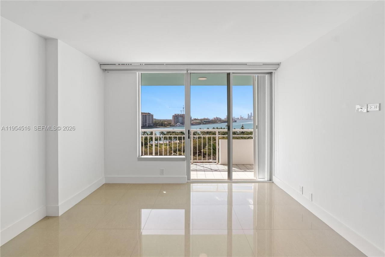 Real estate property located at 400 Pointe Dr #807, Miami-dade, South Pointe Towers Condo, Miami Beach, FL