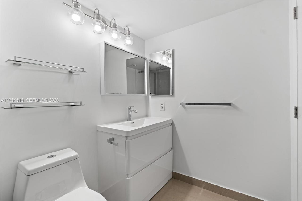 Real estate property located at 400 Pointe Dr #807, Miami-dade, South Pointe Towers Condo, Miami Beach, FL