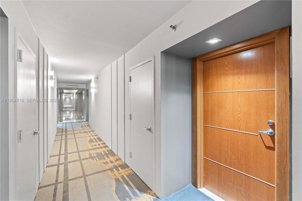 Real estate property located at 400 Pointe Dr #807, Miami-dade, South Pointe Towers Condo, Miami Beach, FL