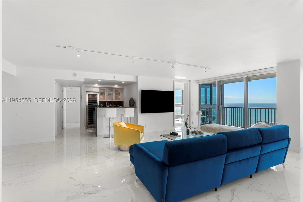 Real estate property located at 2655 Collins Ave PH06/08, Miami-dade, Mirasol Ocean Towers Cond, Miami Beach, FL