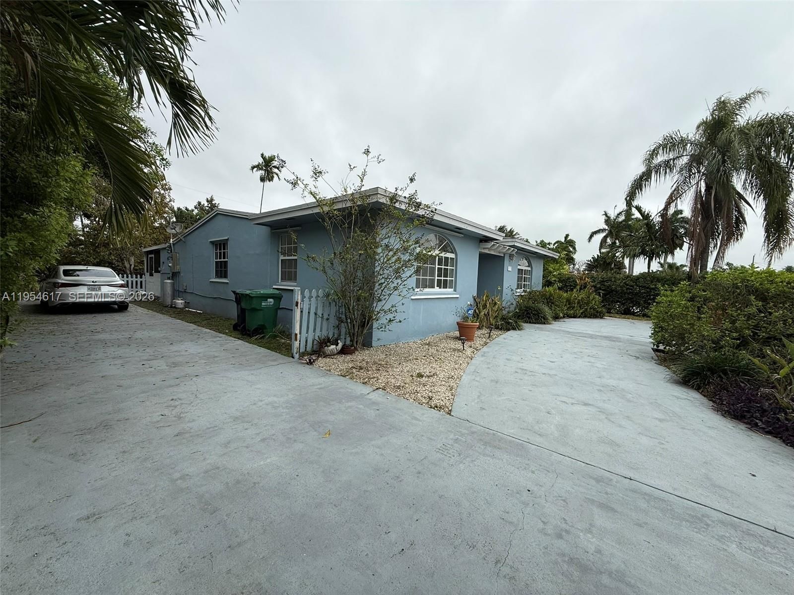 Real estate property located at 9825 54th St, Miami-dade, Tropical Estates 1st Addn, Miami, FL