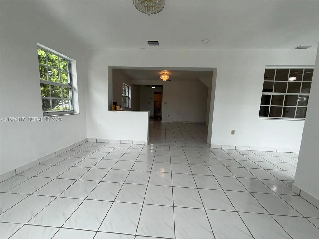 Real estate property located at 9825 54th St, Miami-dade, Tropical Estates 1st Addn, Miami, FL