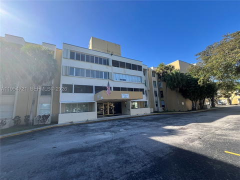 Real estate property located at 6911 147 AV #1G, Miami-dade, Sovereigns Condo, Miami, FL