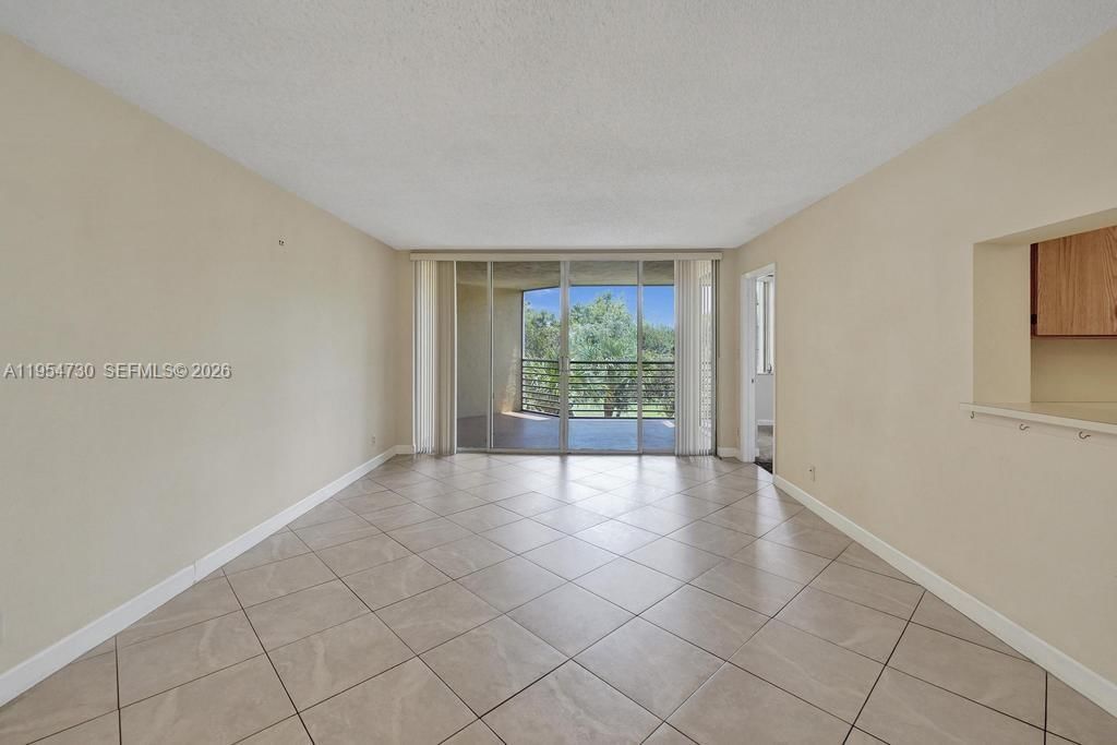 Real estate property located at 9520 Seagrape Dr #306, Broward, Condo 7 Of Sabal Palm Con, Davie, FL