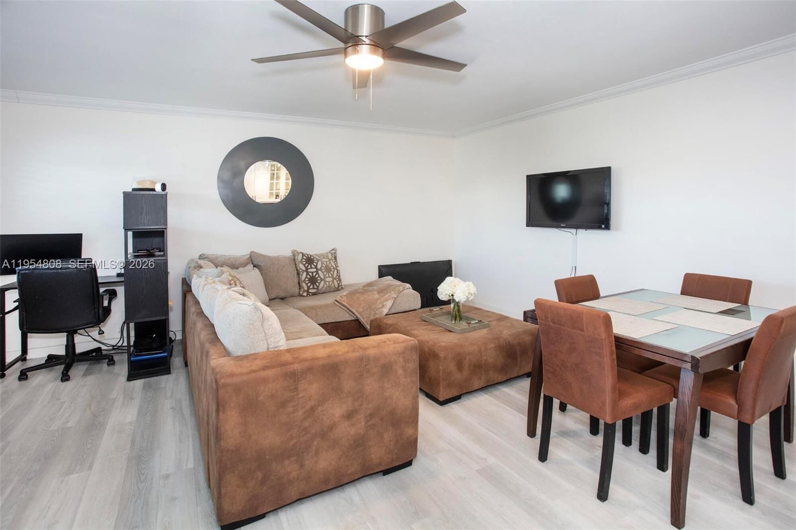 Real estate property located at 1850 Ocean Dr #305, Broward, Lake Mayan Apts Co-op, Fort Lauderdale, FL