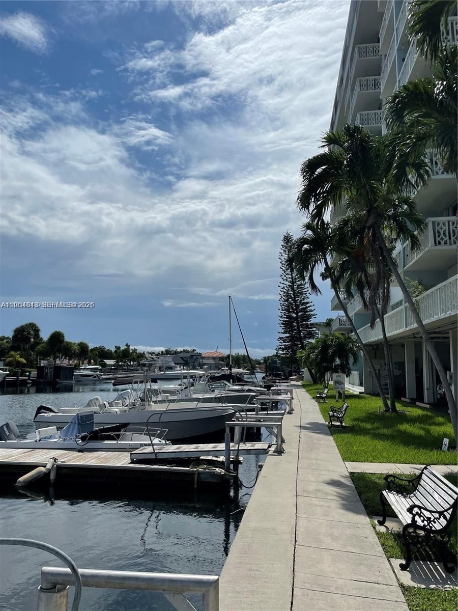 Real estate property located at 13155 Ixora Ct #901, Miami-dade, Keystone Harbor Club Cond, North Miami, FL