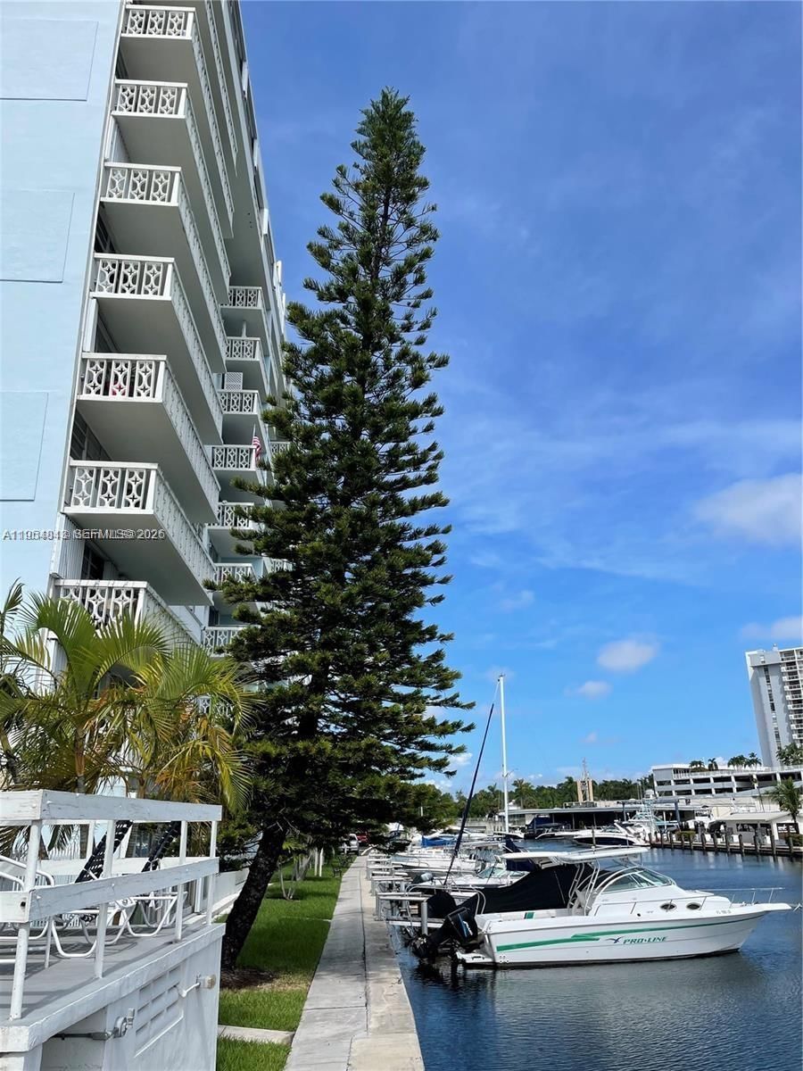 Real estate property located at 13155 Ixora Ct #901, Miami-dade, Keystone Harbor Club Cond, North Miami, FL
