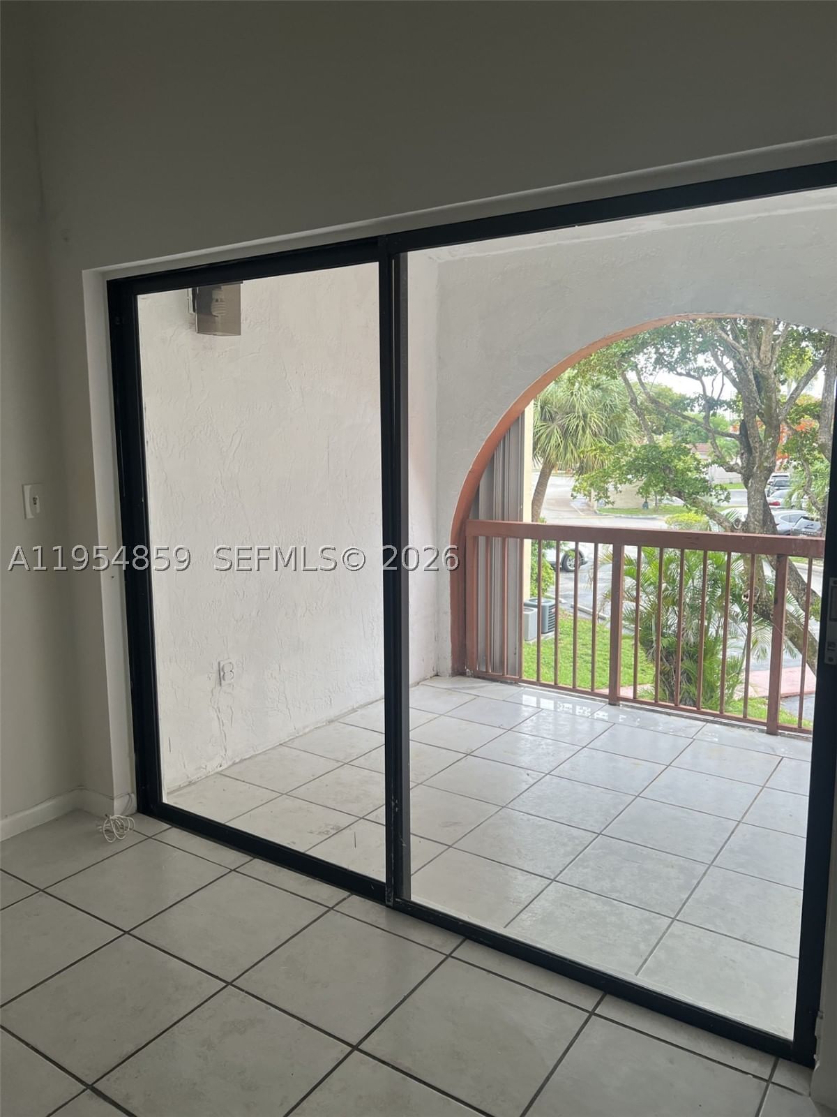 Real estate property located at 10229 9th St Cir #213-2, Miami-dade, West Fontaine Condo, Miami, FL