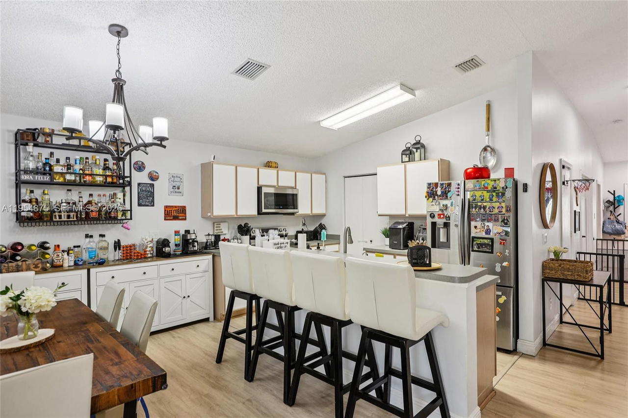 Real estate property located at 10412 23rd Ct, Broward, Centex-replat Of A Portio, Miramar, FL