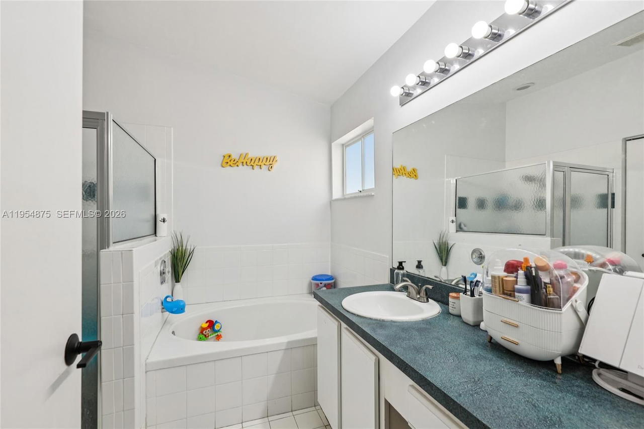 Real estate property located at 10412 23rd Ct, Broward, Centex-replat Of A Portio, Miramar, FL