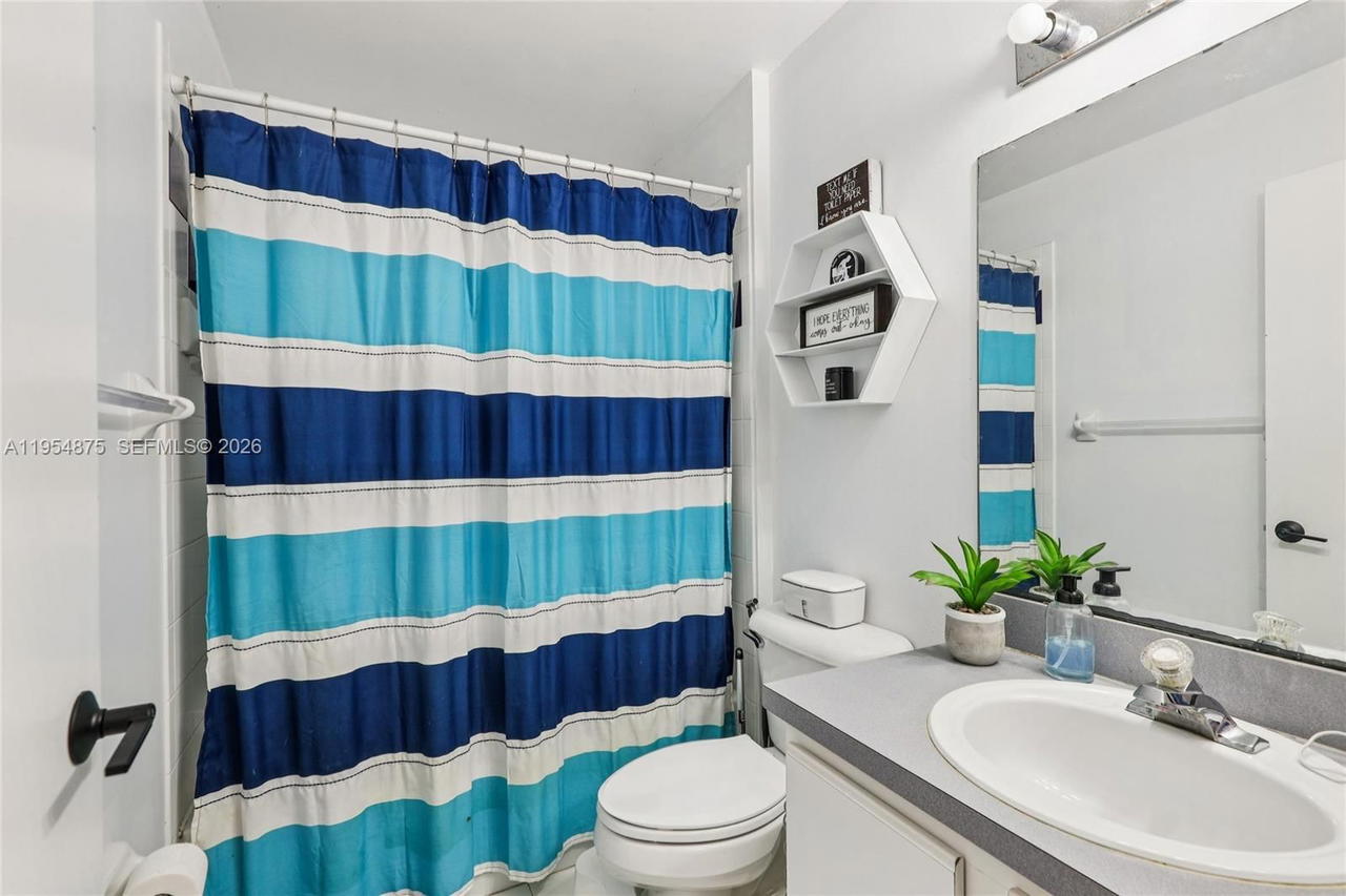 Real estate property located at 10412 23rd Ct, Broward, Centex-replat Of A Portio, Miramar, FL