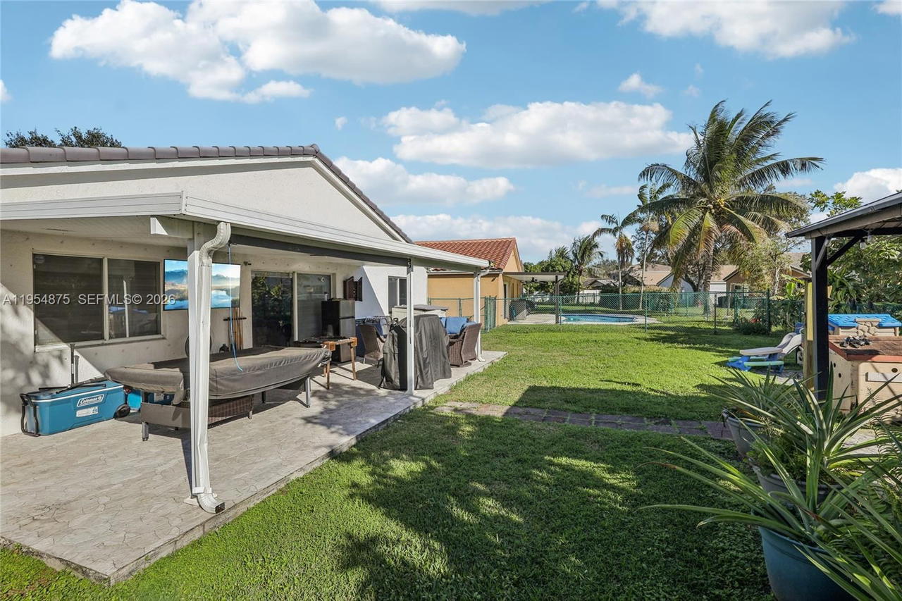 Real estate property located at 10412 23rd Ct, Broward, Centex-replat Of A Portio, Miramar, FL