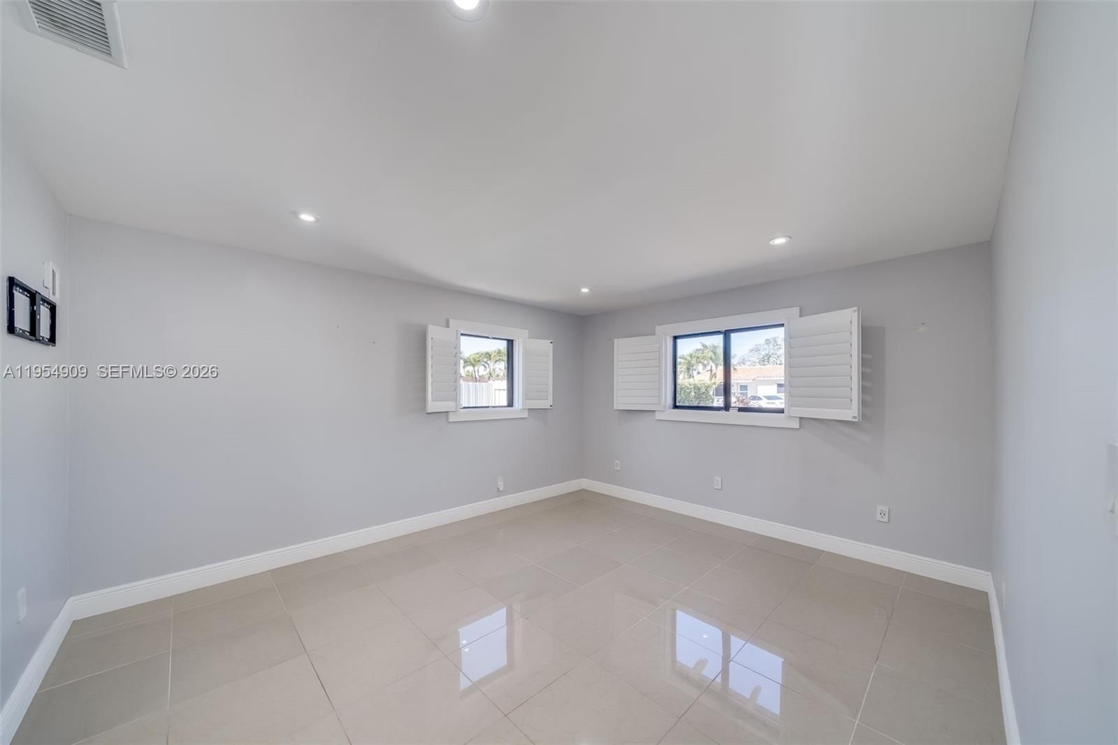 Real estate property located at 11800 35th St, Miami-dade, Southern Ests 1st Addn, Miami, FL