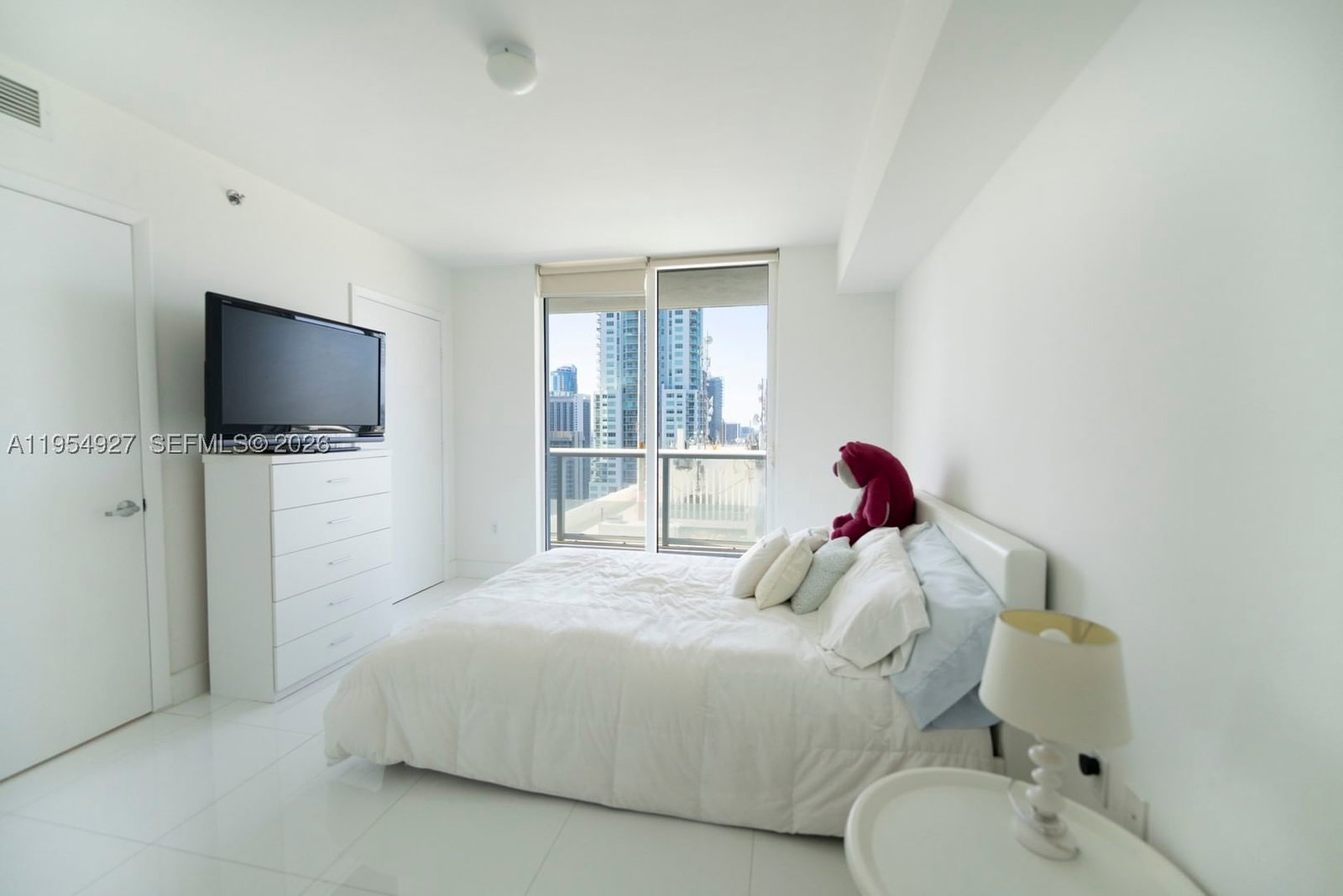 Real estate property located at 50 Biscayne Blvd #3702, Miami-dade, 50 Biscayne Condo, Miami, FL