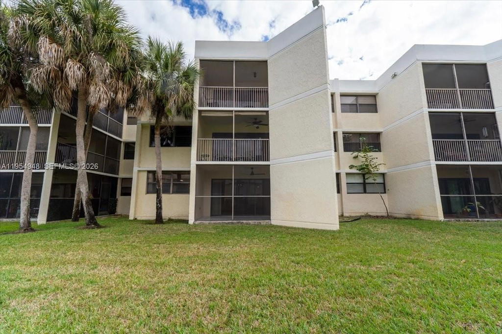 Real estate property located at 491 Racquet Club Rd #107, Broward, Bldg 130 Of Country Club, Weston, FL