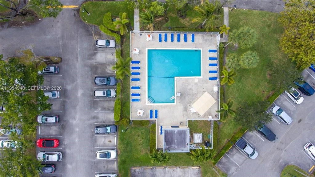 Real estate property located at 491 Racquet Club Rd #107, Broward, Bldg 130 Of Country Club, Weston, FL