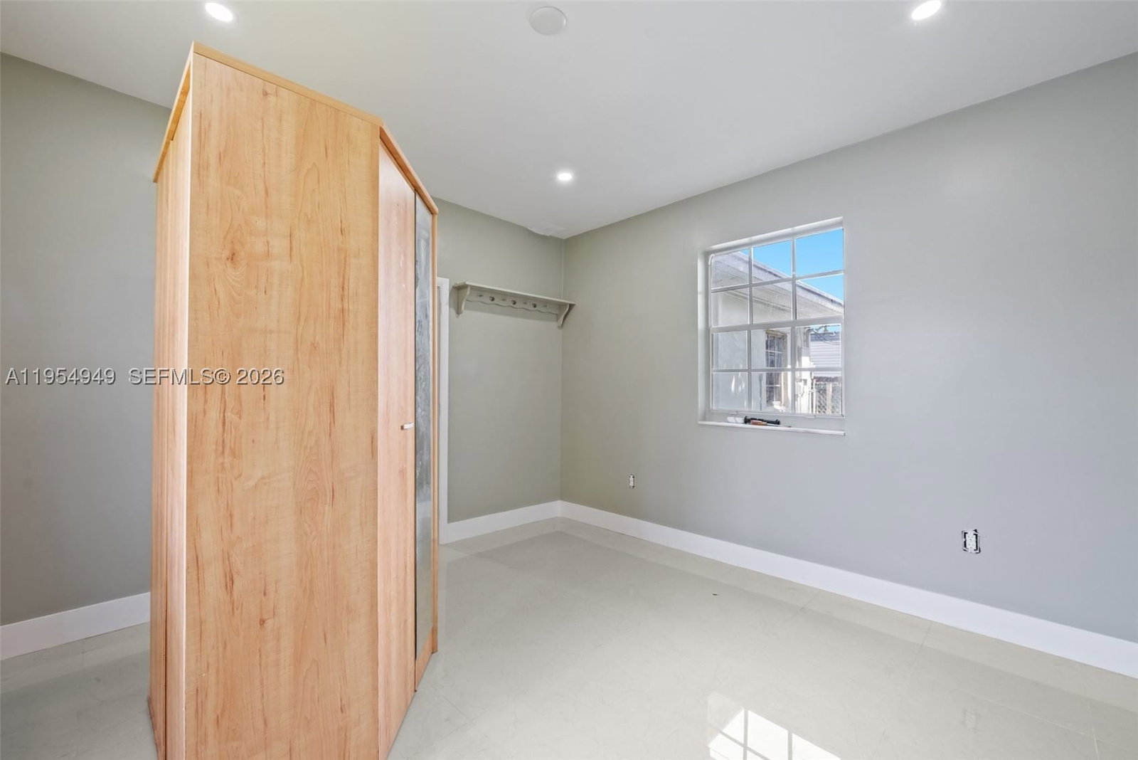 Real estate property located at 2661 12th Ter, Broward, Devonshire, Fort Lauderdale, FL
