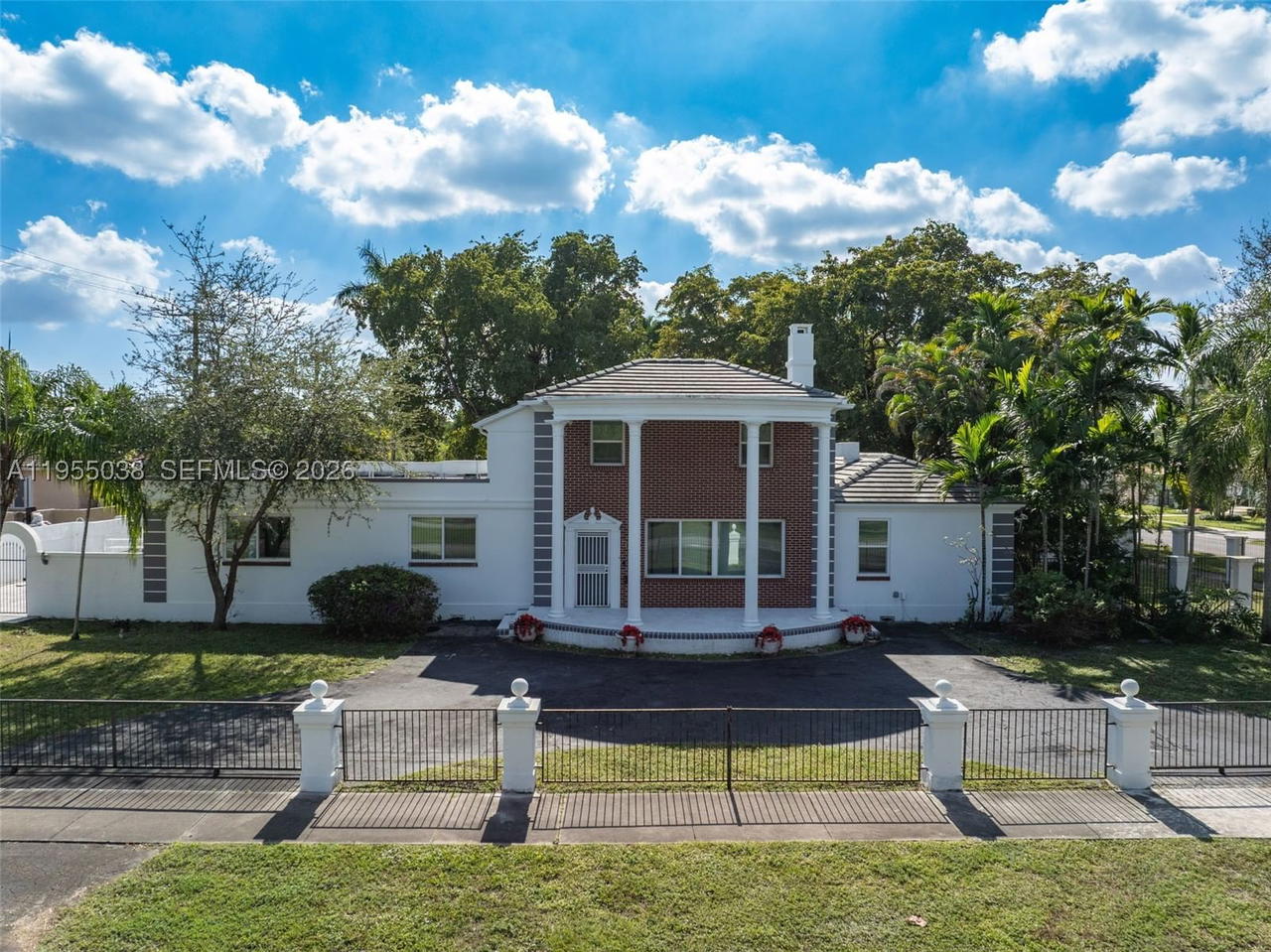Real estate property located at 520 Morningside Dr, Miami-dade, Country Club Estates Sec, Miami Springs, FL
