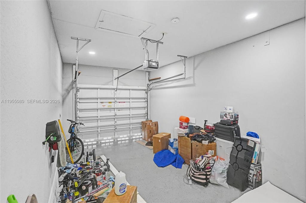 Real estate property located at 7952 198th St, Miami-dade, Spanish Lakes 2nd Addn, Hialeah, FL