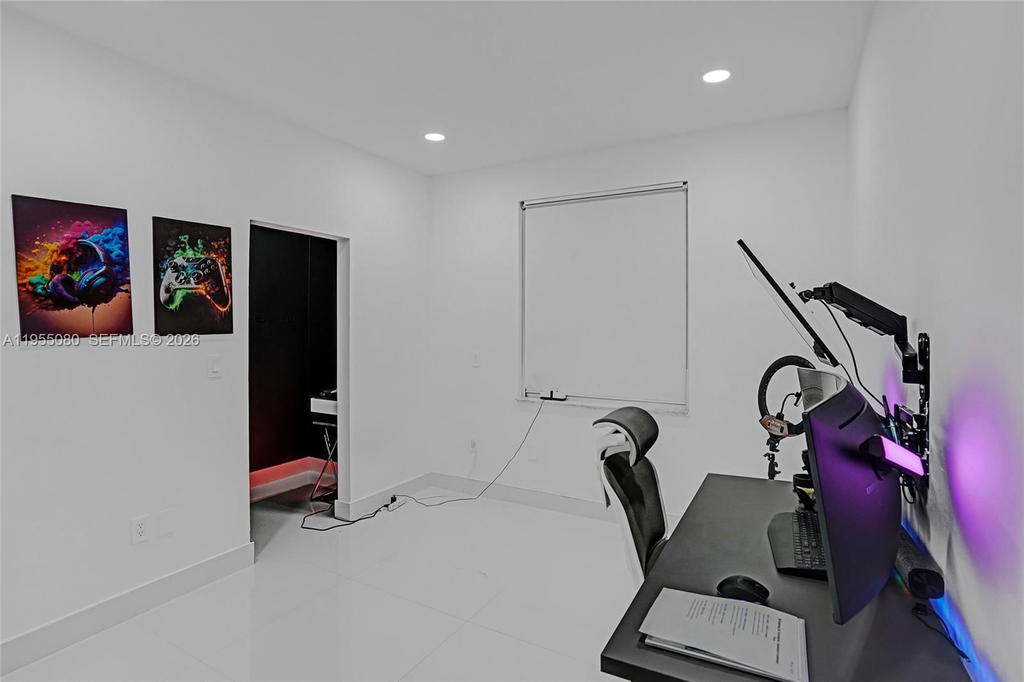Real estate property located at 7952 198th St, Miami-dade, Spanish Lakes 2nd Addn, Hialeah, FL