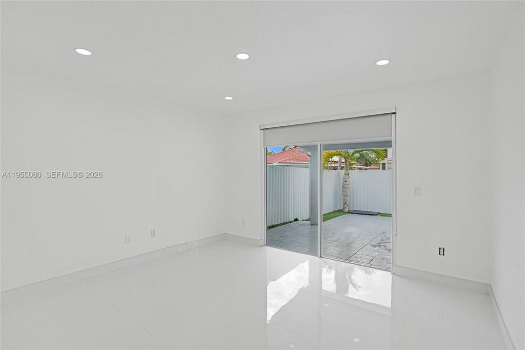 Real estate property located at 7952 198th St, Miami-dade, Spanish Lakes 2nd Addn, Hialeah, FL