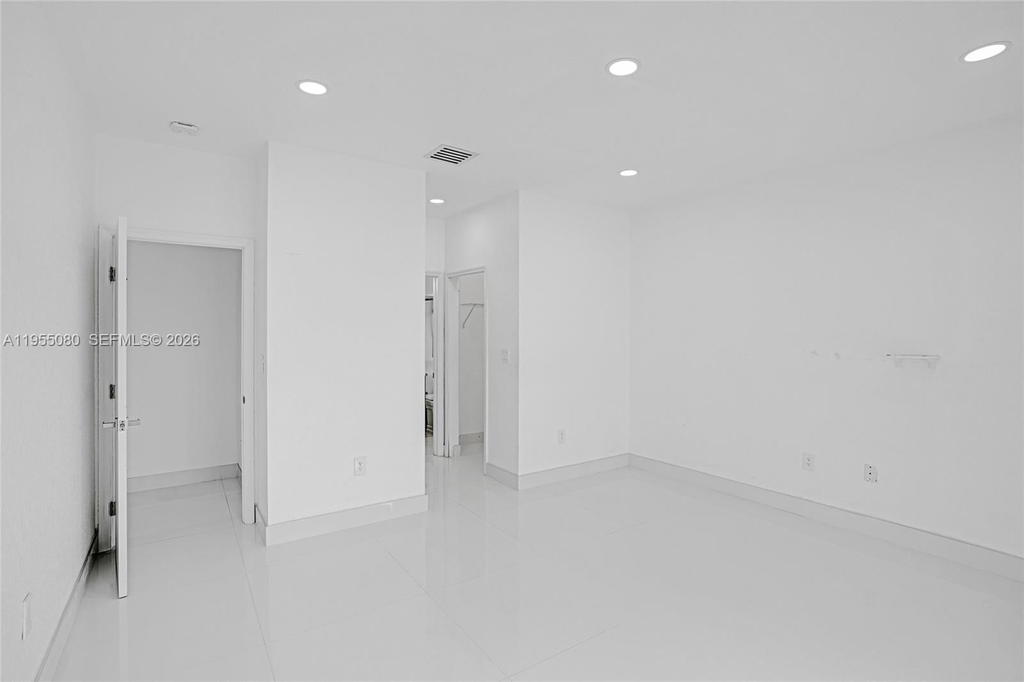 Real estate property located at 7952 198th St, Miami-dade, Spanish Lakes 2nd Addn, Hialeah, FL