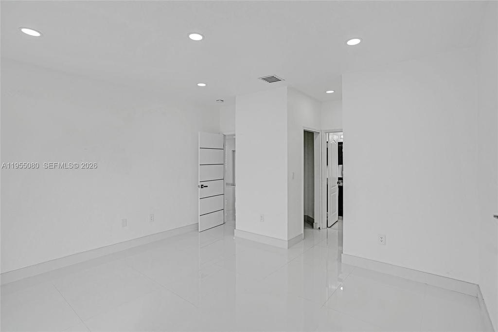 Real estate property located at 7952 198th St, Miami-dade, Spanish Lakes 2nd Addn, Hialeah, FL