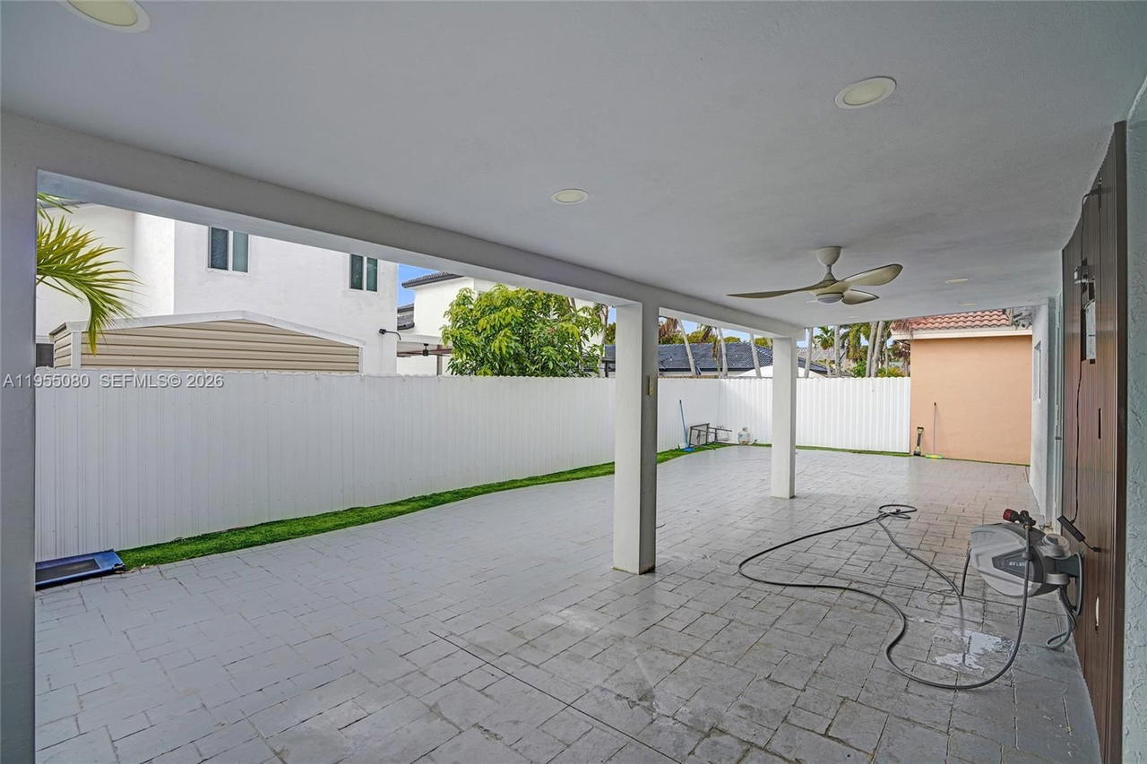 Real estate property located at 7952 198th St, Miami-dade, Spanish Lakes 2nd Addn, Hialeah, FL