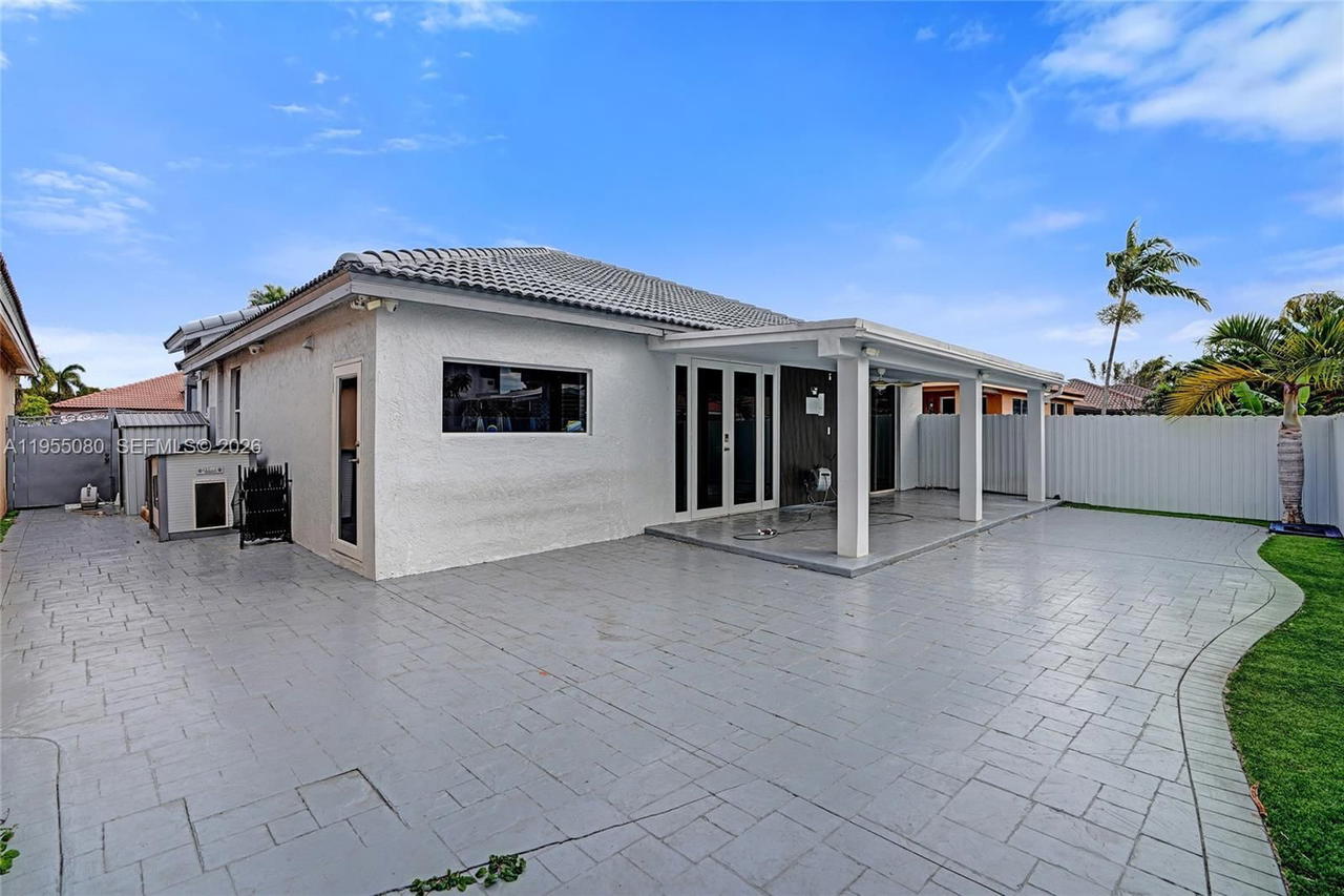 Real estate property located at 7952 198th St, Miami-dade, Spanish Lakes 2nd Addn, Hialeah, FL