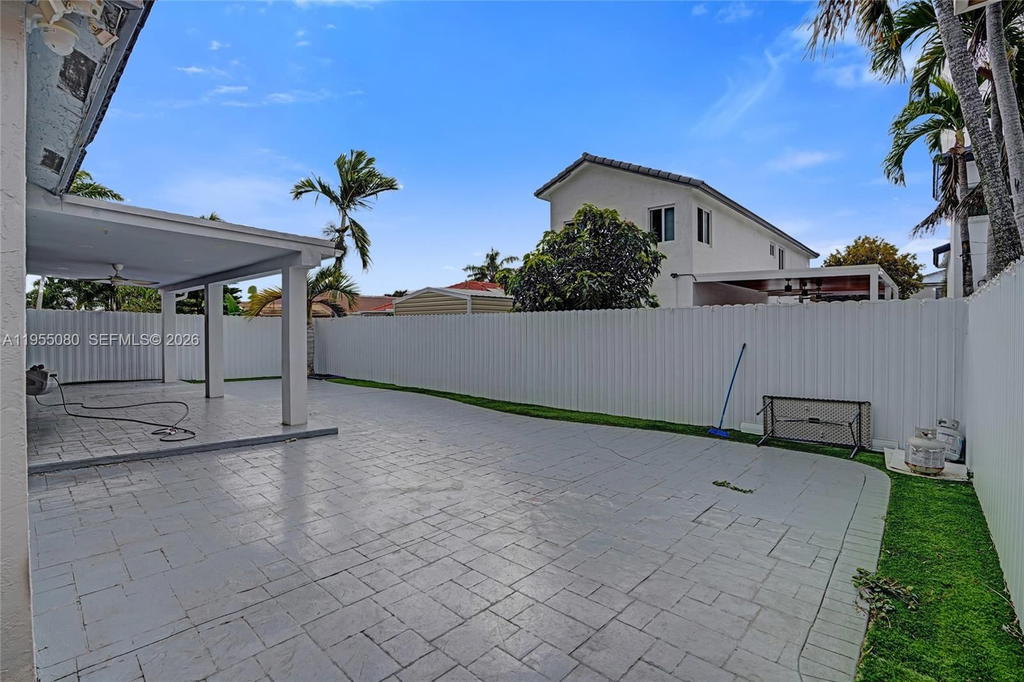 Real estate property located at 7952 198th St, Miami-dade, Spanish Lakes 2nd Addn, Hialeah, FL