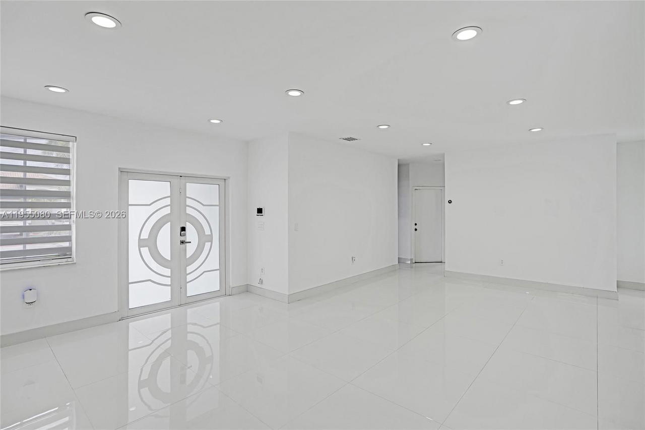 Real estate property located at 7952 198th St, Miami-dade, Spanish Lakes 2nd Addn, Hialeah, FL