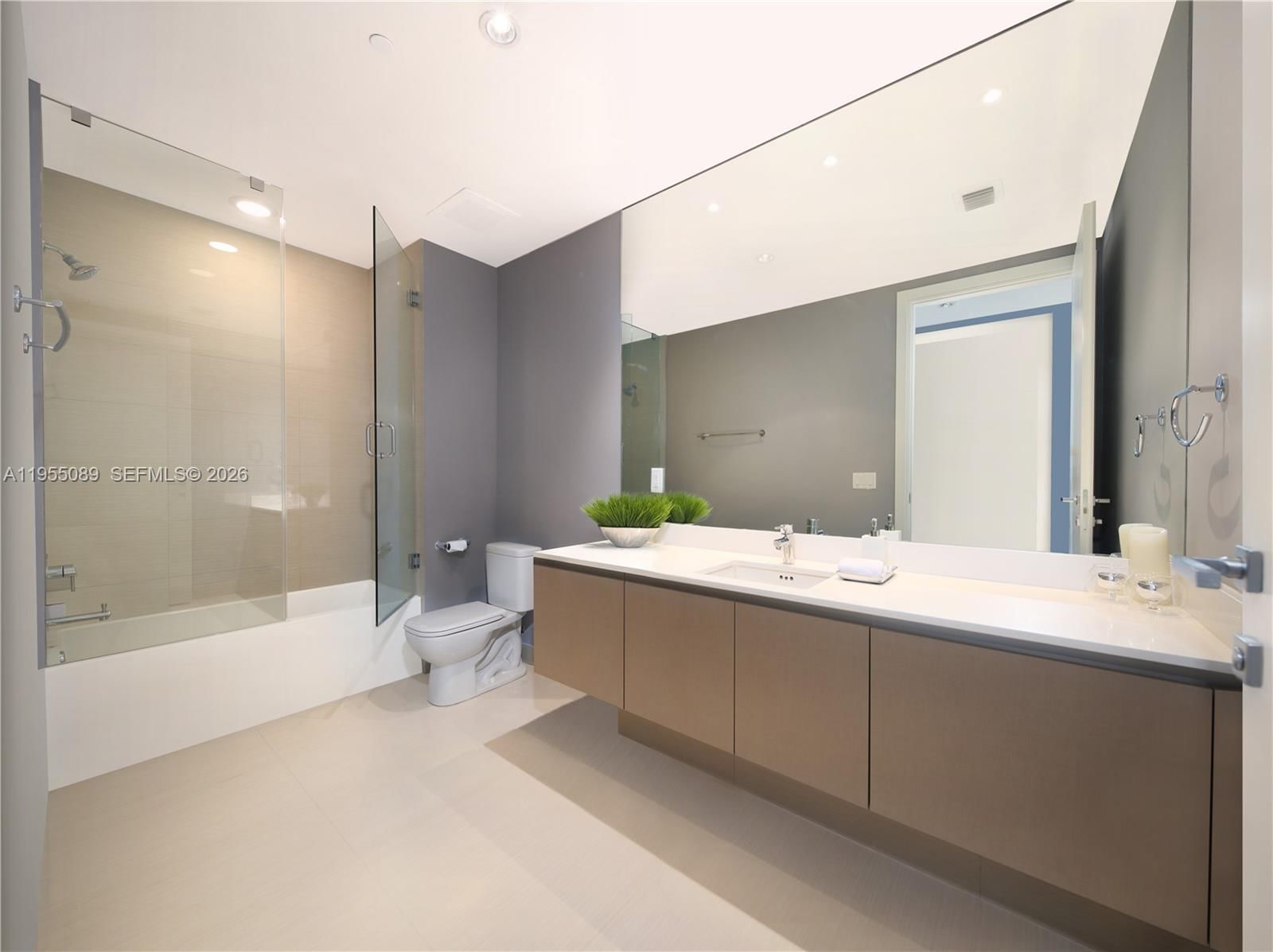 Real estate property located at 3300 188th St #315, Miami-dade, Echo, Aventura, FL