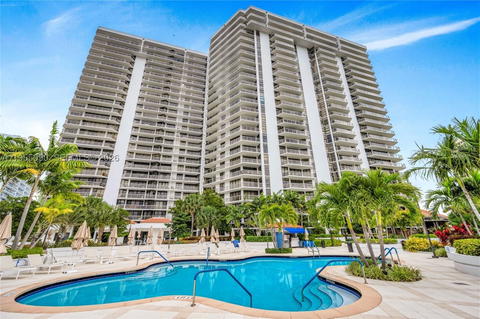 Real estate property located at 20281 Country Club Dr #210, Miami-dade, Hamptons West Condo, Aventura, FL
