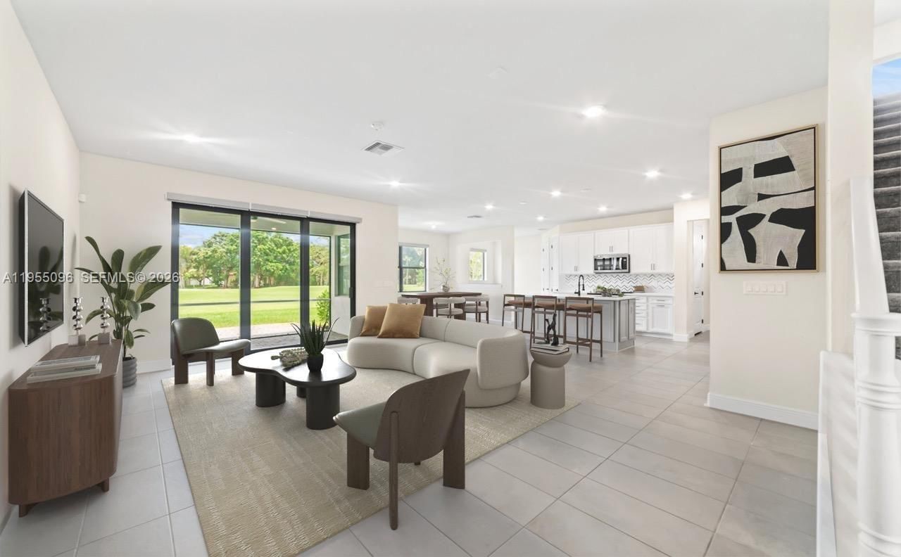 Real estate property located at 8123 78th St, Broward, Woodmont Pods B F & G, Tamarac, FL
