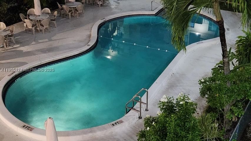 Real estate property located at 2145 Pierce St #326, Broward, Warrenton House Condo, Hollywood, FL