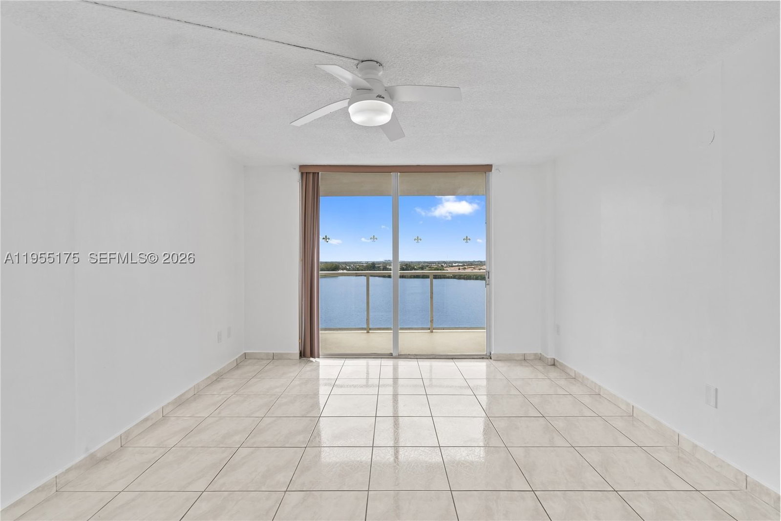 Real estate property located at 1301 Miami Gardens Dr #1424W, Miami-dade, Buckley Towers Condo, Miami, FL