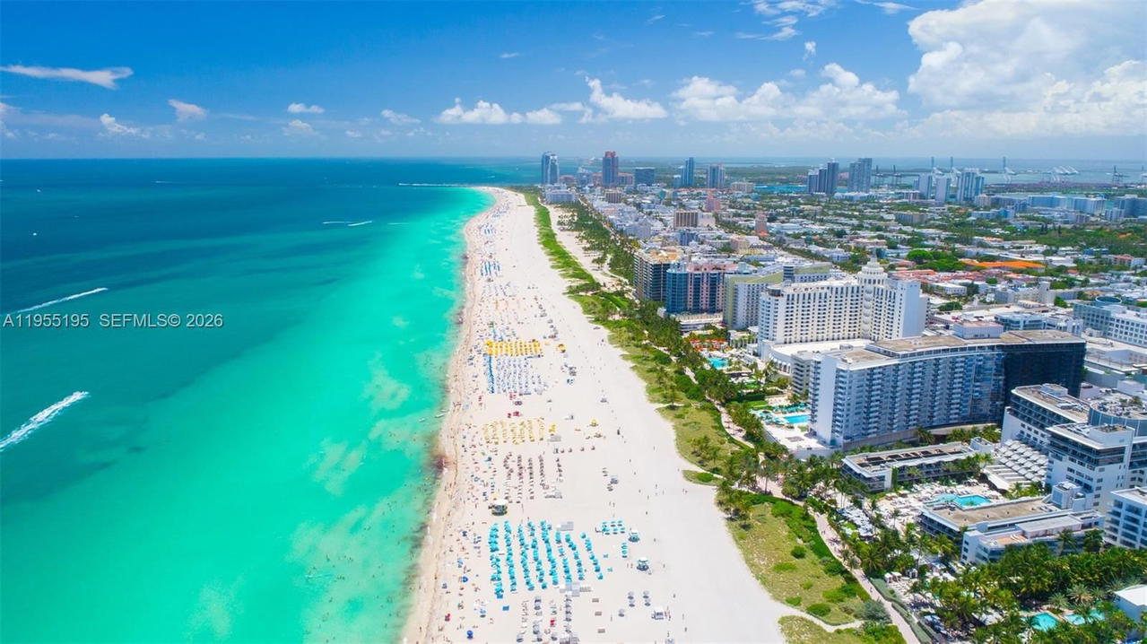 Real estate property located at 100 Lincoln Rd #308, Miami-dade, The Decoplage Condo, Miami Beach, FL