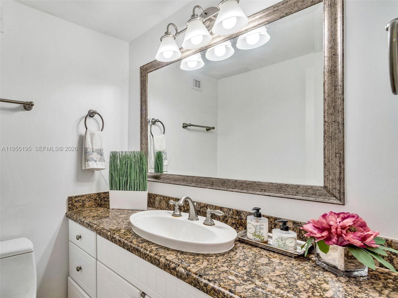Real estate property located at 100 Lincoln Rd #308, Miami-dade, The Decoplage Condo, Miami Beach, FL