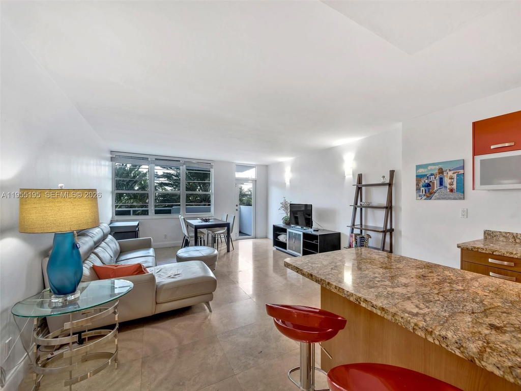 Real estate property located at 100 Lincoln Rd #308, Miami-dade, The Decoplage Condo, Miami Beach, FL