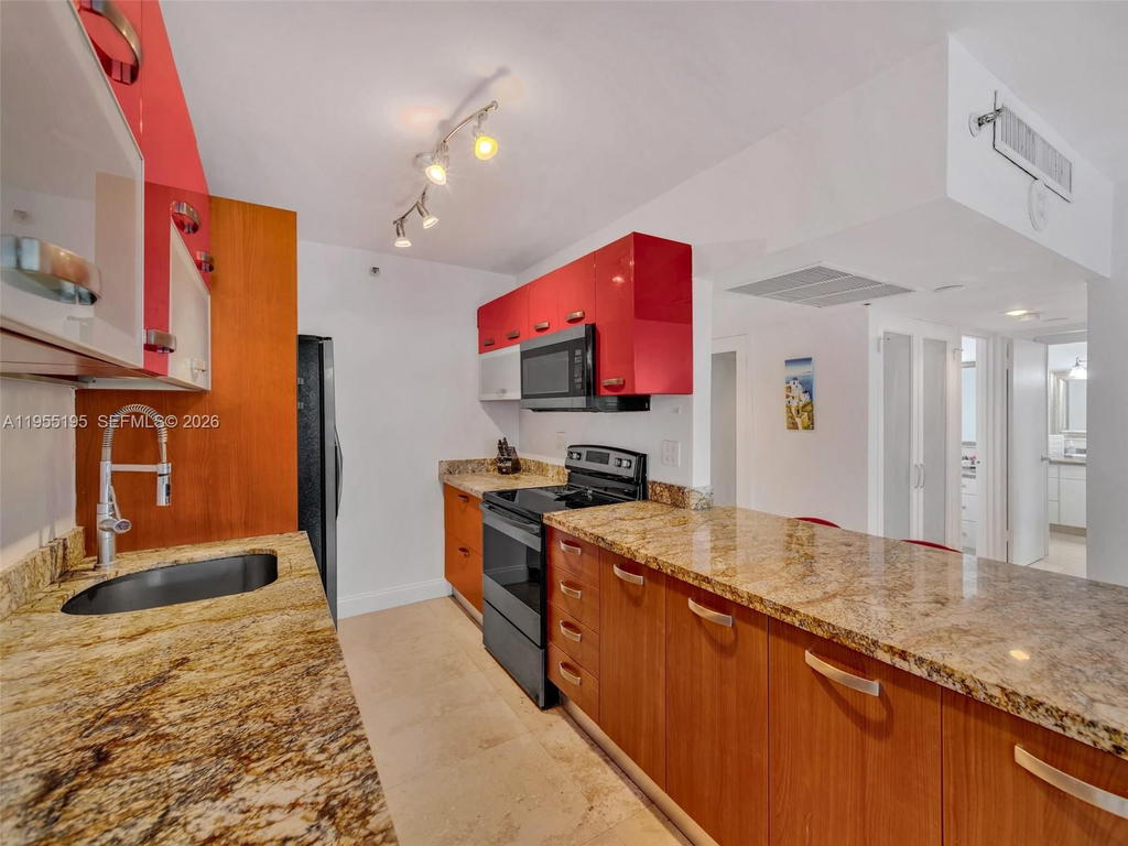 Real estate property located at 100 Lincoln Rd #308, Miami-dade, The Decoplage Condo, Miami Beach, FL