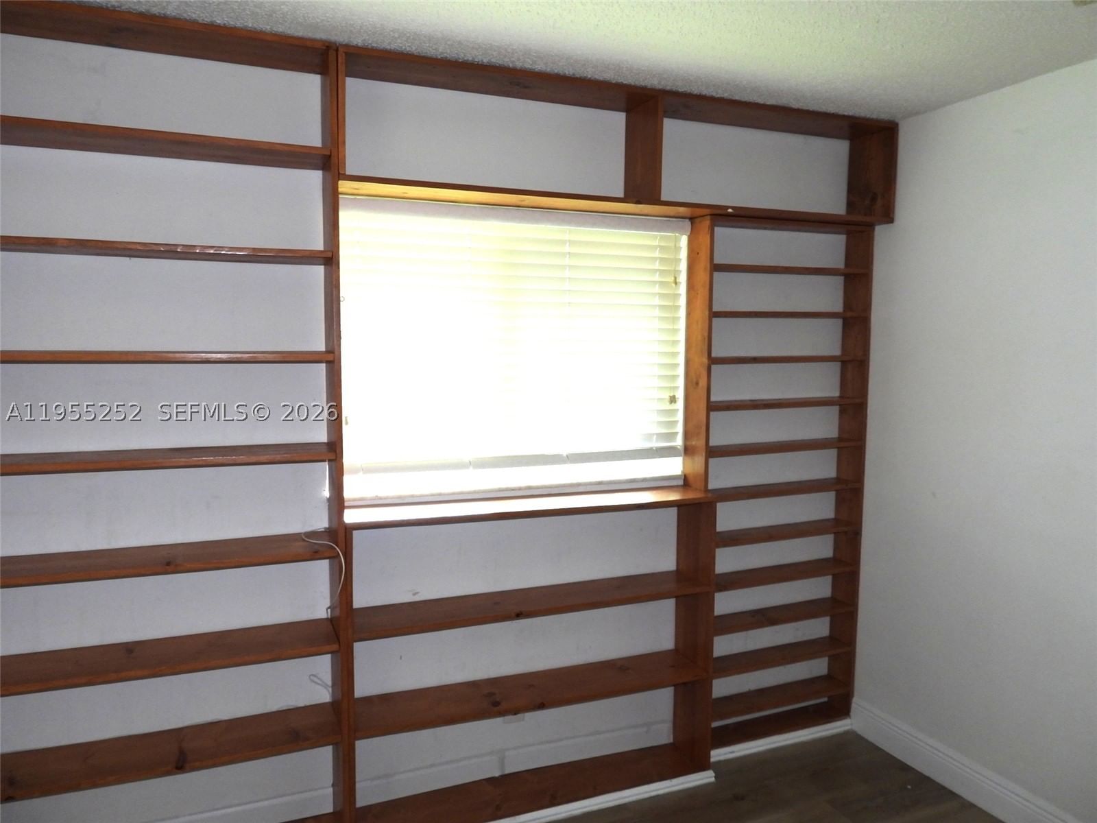 Real estate property located at 9331 33rd Mnr, Broward, Welleby Unit 1, Sunrise, FL